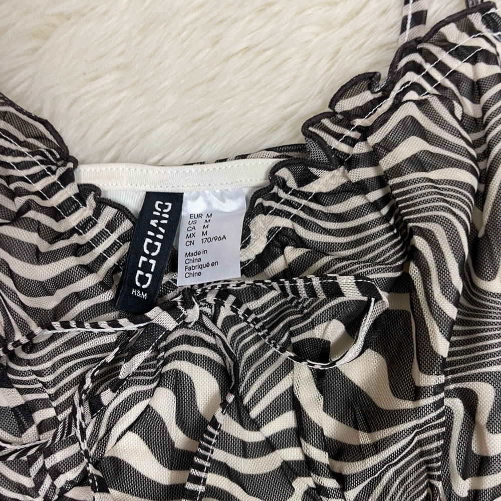 Abstract Bodycon Dress - Picture 7 of 8